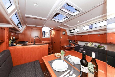 Bavaria Yachtbau Bavaria Cruiser 34 - 2 cab. Lara