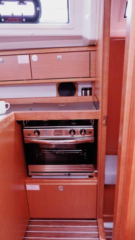 Bavaria Cruiser 34 | Czarter jachtu Hiszpania | Travelboat