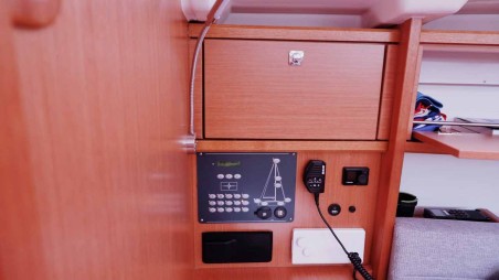 Bavaria Cruiser 34 | Czarter jachtu Hiszpania | Travelboat