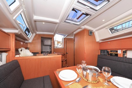 Bavaria Yachtbau Bavaria Cruiser 34 Deneb