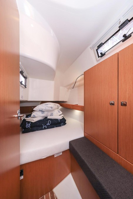 Bavaria Yachtbau Bavaria Cruiser 34 Deneb