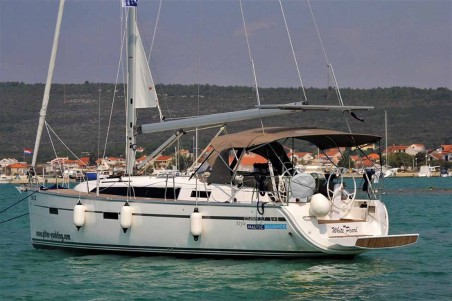 Bavaria Yachtbau Bavaria Cruiser 37 - 2 cab. White Pearl