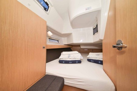 Bavaria Yachtbau Bavaria Cruiser 37 - 2 cab. White Pearl