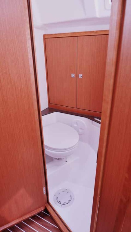 Bavaria Yachtbau Bavaria Cruiser 37 - 3 cab. Catalina