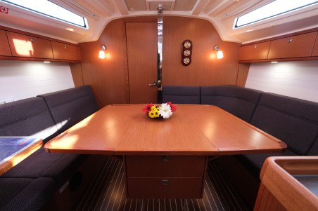 Bavaria Yachtbau Bavaria Cruiser 37 - 3 cab. Crush