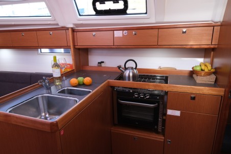 Bavaria Yachtbau Bavaria Cruiser 37 - 3 cab. Crush