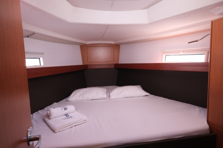 Bavaria Yachtbau Bavaria Cruiser 37 - 3 cab. Crush