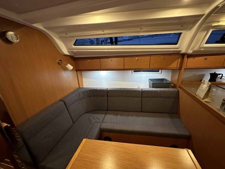 Bavaria Yachtbau Bavaria Cruiser 37 - 3 cab. Emira