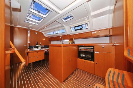 Bavaria Yachtbau Bavaria Cruiser 37 - 3 cab. Oracle