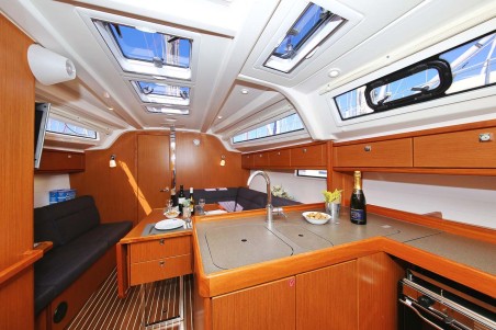 Bavaria Yachtbau Bavaria Cruiser 37 - 3 cab. Oracle