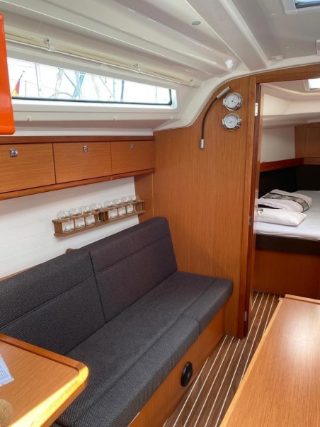 Bavaria Cruiser 37 | Czarter jachtu Holandia | Travelboat