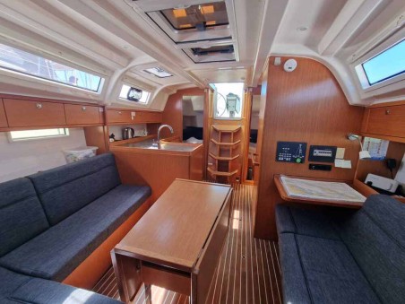 Bavaria Yachtbau Bavaria Cruiser 37 - 3 cab. Polo