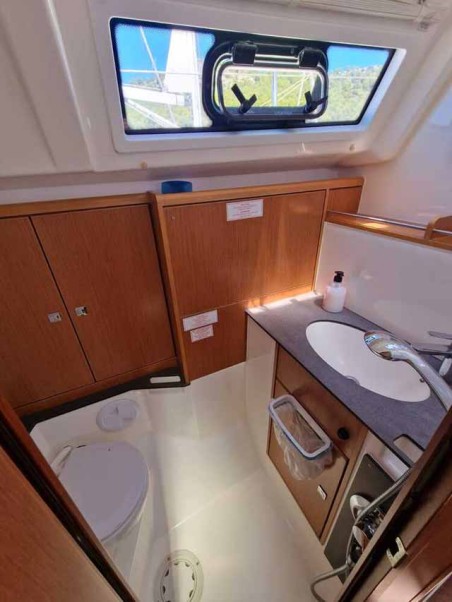 Bavaria Yachtbau Bavaria Cruiser 37 - 3 cab. Polo