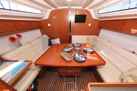 Bavaria Yachtbau Bavaria Cruiser 37 - 3 cab. Samsara