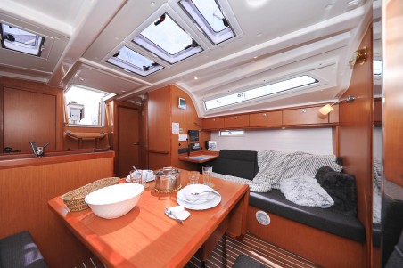 Bavaria Yachtbau Bavaria Cruiser 37 - 3 cab. Westa