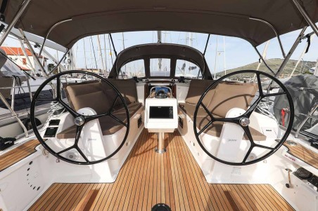 Bavaria Cruiser 37 Style | Yacht Charter Croatia | Travelboat