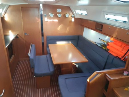 Bavaria Yachtbau Bavaria Cruiser 40 Lola