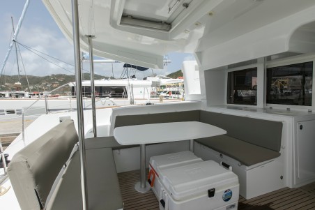 Lagoon 450 F | Yacht Charter Seychelles | Travelboat