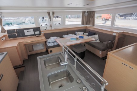 Lagoon 450 F | Yacht Charter Seychelles | Travelboat
