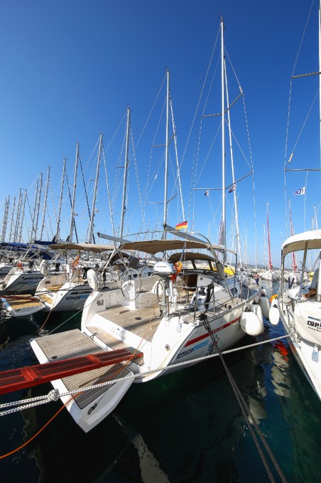 Bavaria Yachtbau Bavaria Cruiser 41 - 3 cab. Morellina