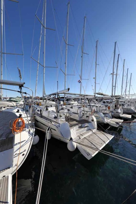 Bavaria Yachtbau Bavaria Cruiser 46 - 3 cab. Challi