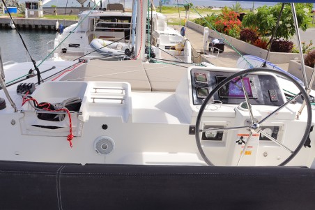 Lagoon 450 F | Yacht Charter British Virgin Islands | Travelboat