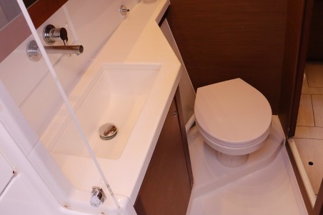 Lagoon 450 F | Yacht Charter British Virgin Islands | Travelboat