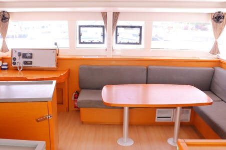 Lagoon-Bénéteau Lagoon 450 F - 4 + 2 cab. Moët