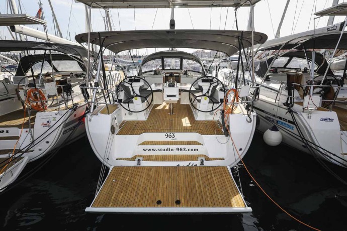 Bavaria Yachtbau Bavaria Cruiser 46 Style - 4 cab. Studio 963
