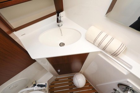 Bavaria Yachtbau Bavaria Cruiser 46 Style - 4 cab. Sunshine