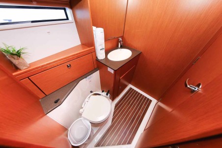 Bavaria Yachtbau Bavaria Cruiser 56 - 5 + 1 cab. Domo