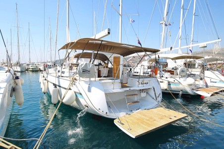 Bavaria Yachtbau Bavaria Cruiser 56 - 5 + 1 cab. El Karinjo
