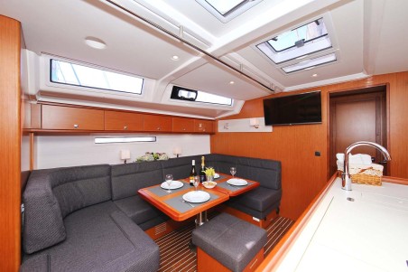 Bavaria Yachtbau Bavaria Cruiser 56 - 5 + 1 cab. El Karinjo