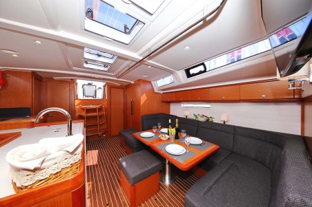 Bavaria Yachtbau Bavaria Cruiser 56 - 5 + 1 cab. El Karinjo