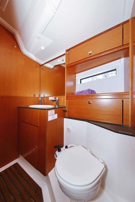 Bavaria Yachtbau Bavaria Cruiser 56 - 5 + 1 cab. El Karinjo