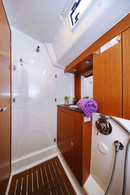 Bavaria Yachtbau Bavaria Cruiser 56 - 5 + 1 cab. El Karinjo