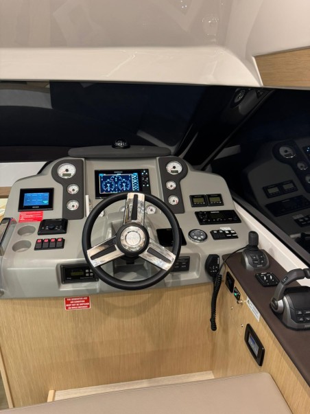 Bavaria Yachtbau Bavaria Virtess 420 Fly Lana