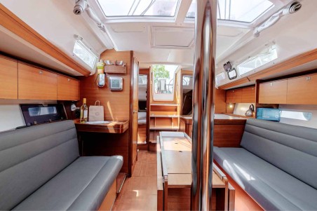 Dufour 350 GL | Yacht Charter Greece | Travelboat