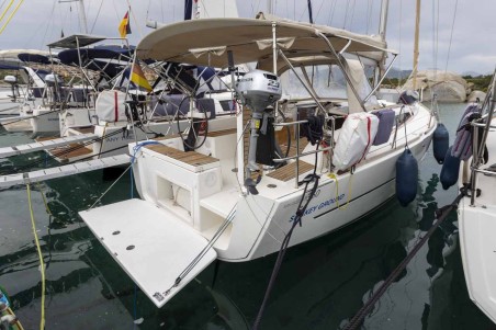 Dufour 360 GL | Yacht Charter Italy | Travelboat