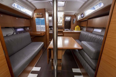 Dufour 360 GL | Yacht Charter Italy | Travelboat