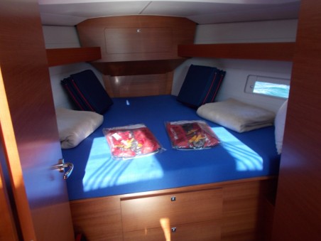 Dufour 382 GL | Yacht Charter Italy | Travelboat