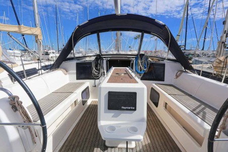 Dufour 412 | Yacht Charter Italy | Travelboat