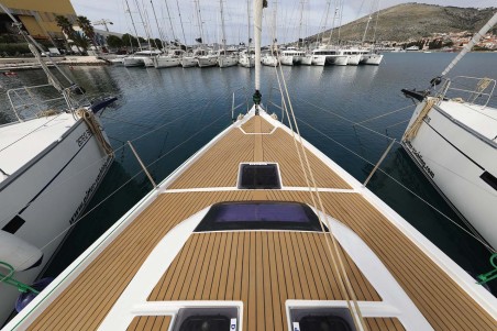 Dufour Yachts Dufour 430 Lucia 1