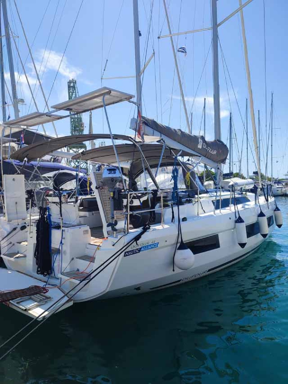 Dufour Yachts Dufour 44 - 4 cab Miram