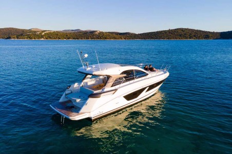 Bénéteau Gran Turismo 41 Star Trek