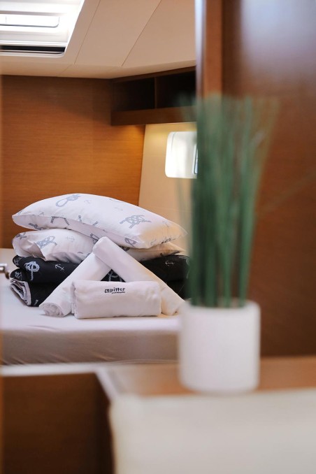Jeanneau 54 | Yacht Charter Croatia | Travelboat