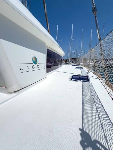 Lagoon 400 S2 | Yacht Charter Croatia | Travelboat