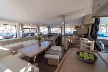 Lagoon 42 | Czarter jachtu Chorwacja | Travelboat