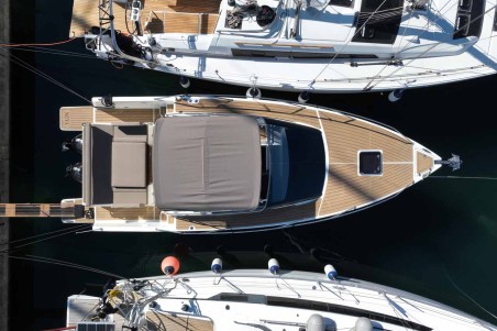 NUVA YACHTS Nuva M9 Cabin Babac