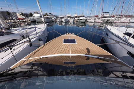 NUVA YACHTS Nuva M9 Cabin Babac